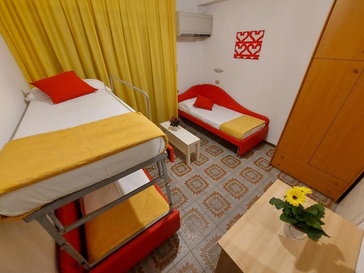 Hotel Senza Pensieri Riccione Exterior photo