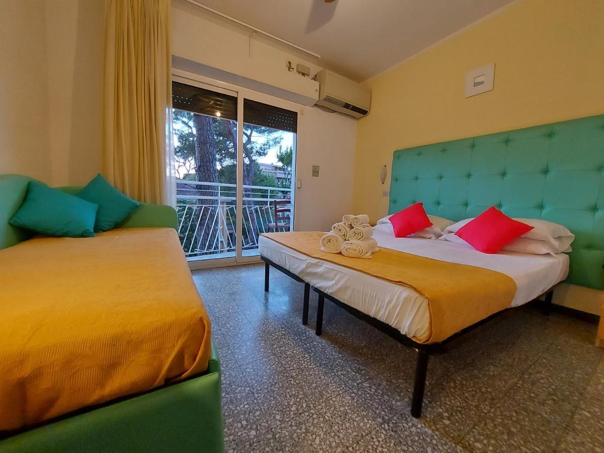 Hotel Senza Pensieri Riccione Exterior photo
