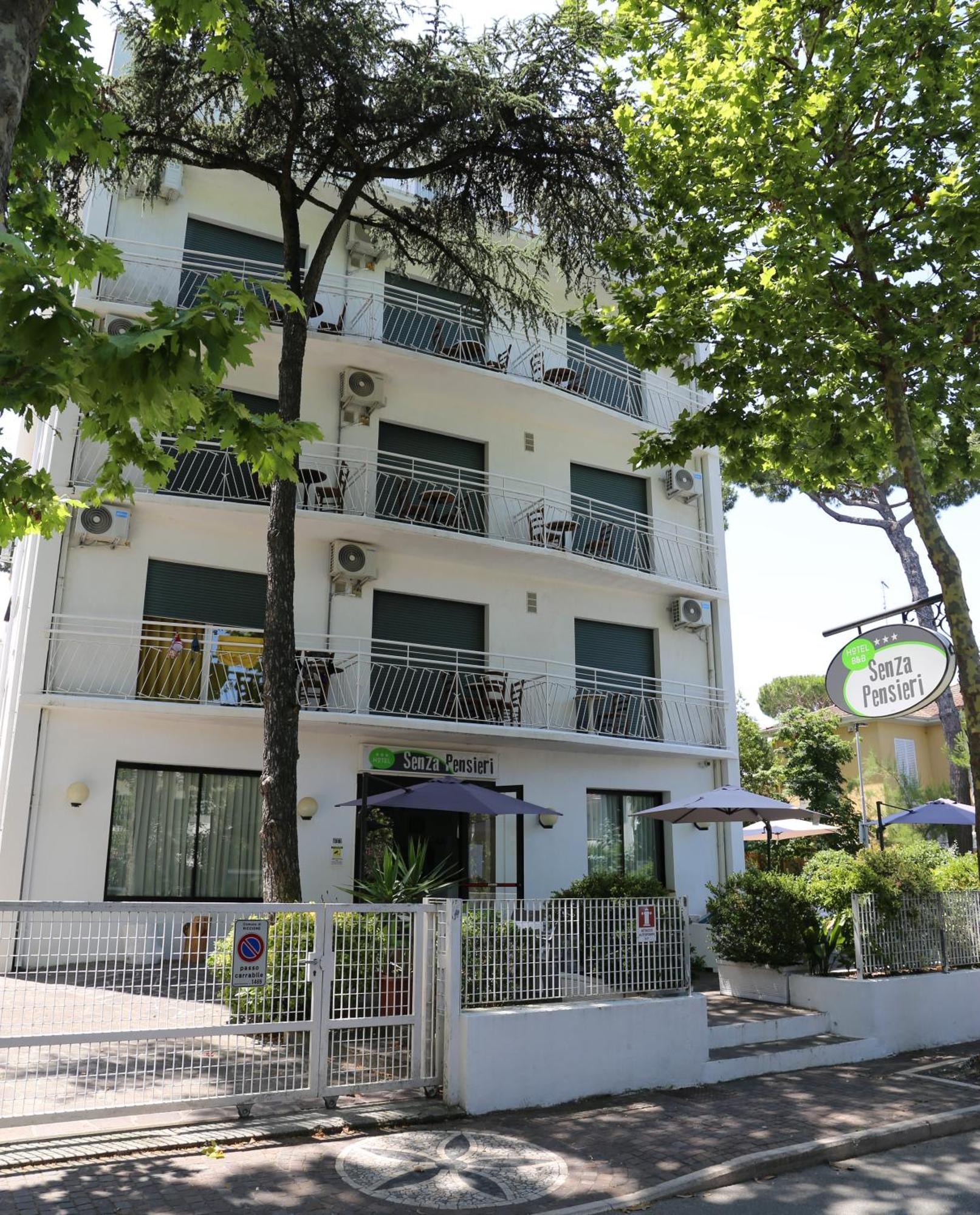 Hotel Senza Pensieri Riccione Exterior photo
